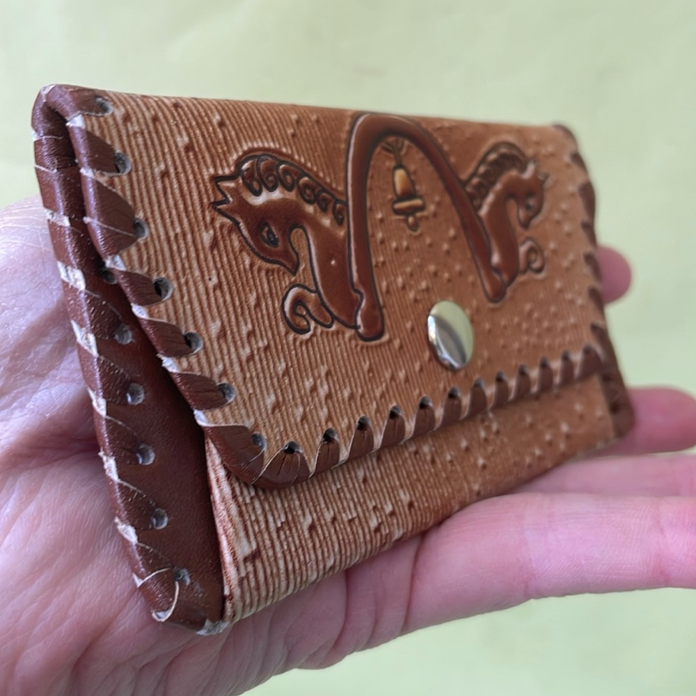 Vintage 70’s tool made leather coin purse/card holder - Picture 3 of 7